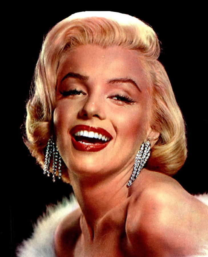 Marilyn Monroe faisant la couverture du magazine italien Epoca en 1954.